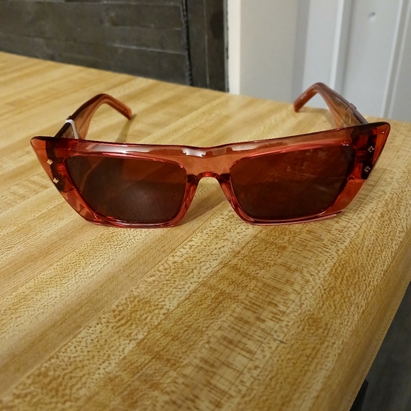 MCM NWT Reddish-Pink Cat Eye Sunglasses FULL INCLUSION - Picture 3 of 9